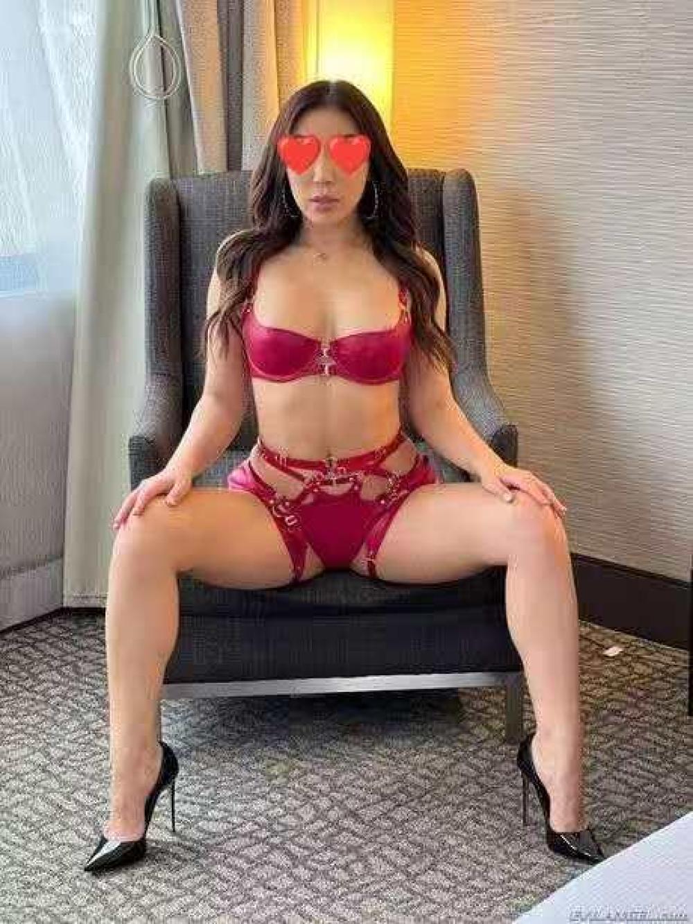 Anna nueva chica oriental en R