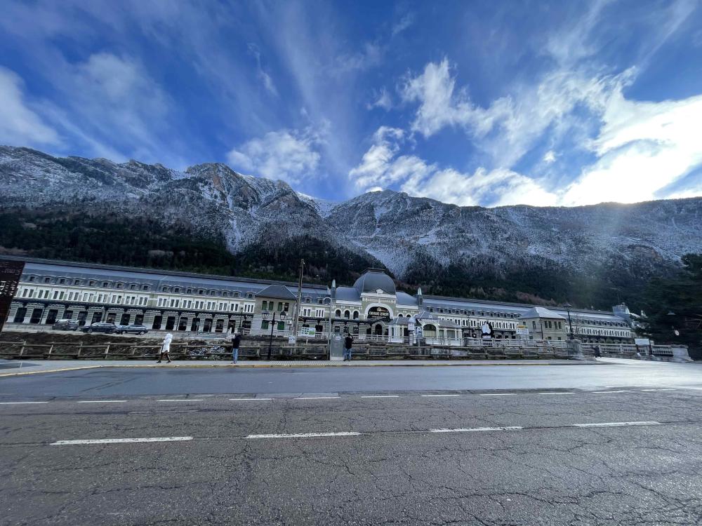 Chico con buena polla jugosa p