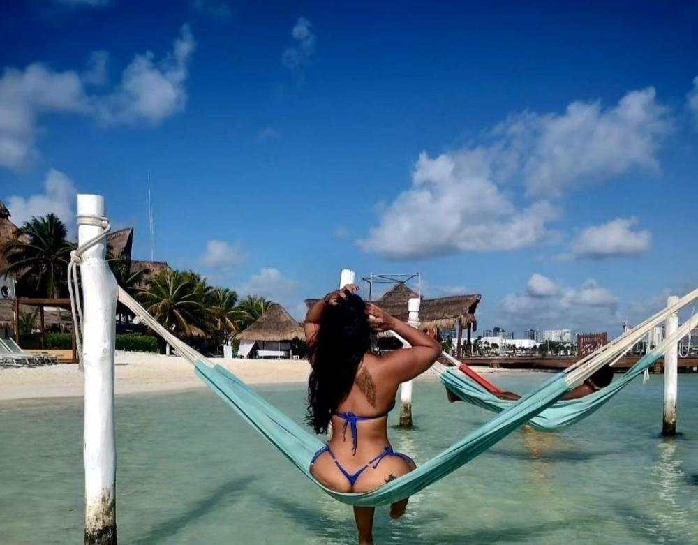 Gitana     tetas  hago Squirt 