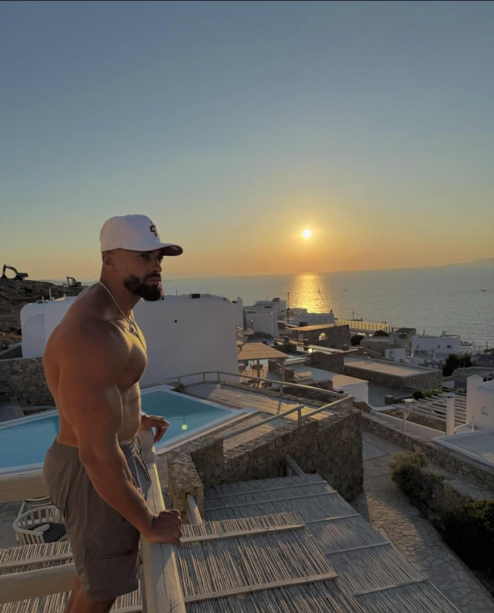 HOMBRE MODELO MARBELLA