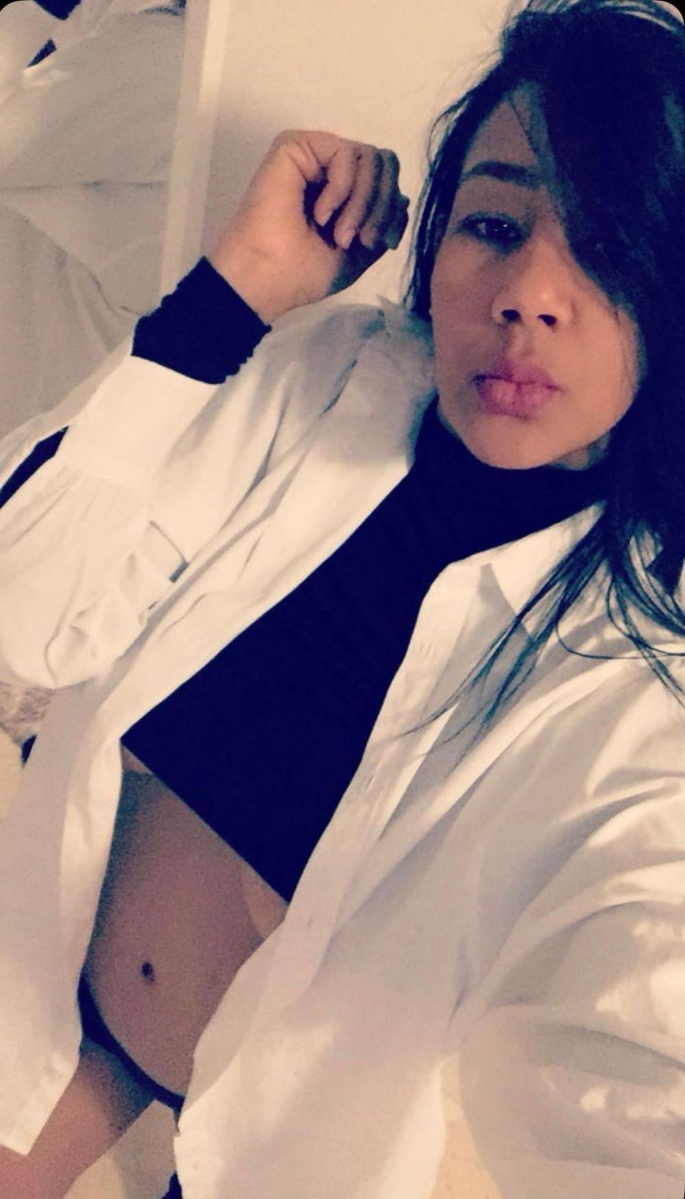 KARINA SUPER DELICADA