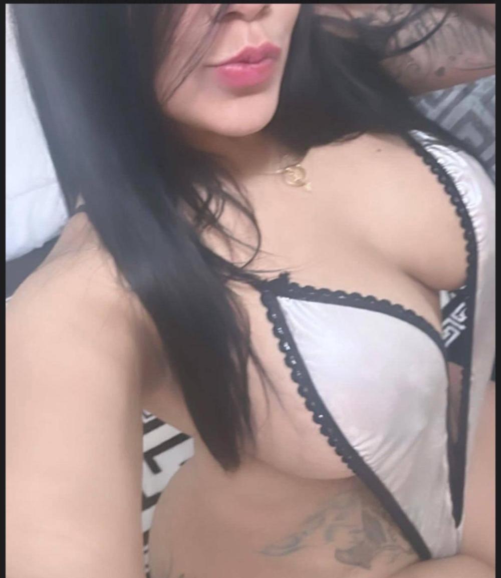 Sexi muy ex  tica y cari  osa