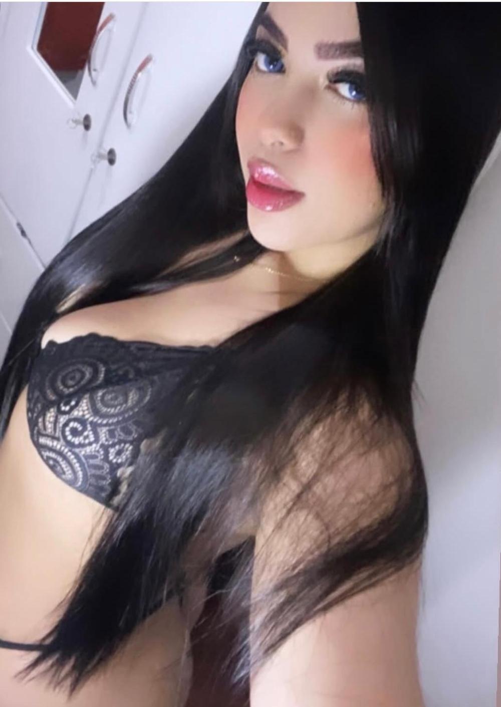 amores  una bella y sensual da